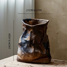 Vase en céramique vintage pour une décoration intérieure élégante