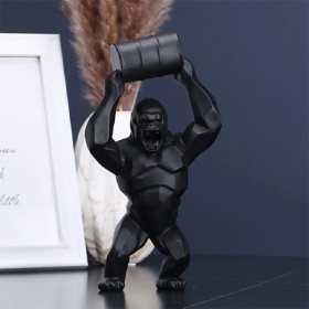 Orang Outan avec seau noir